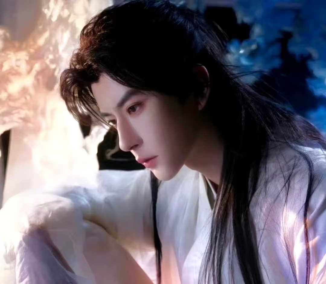 泪目！于朦胧坠楼离世，《风起大漠》《长夜行》两部剧成最后银幕印记