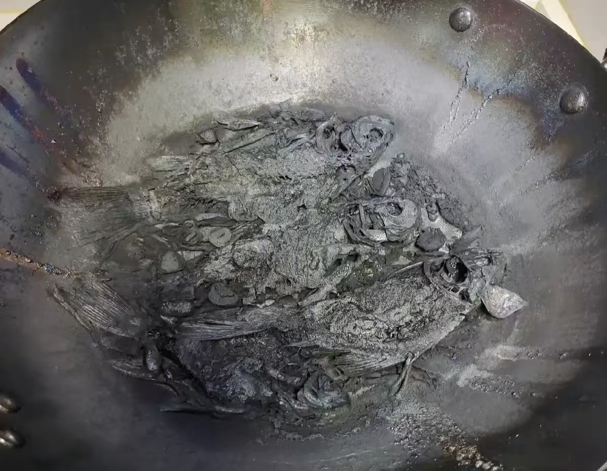 吓傻了！出门 27 天忘关火，回家见燃气灶还开着，浙江大哥：万幸捡条命