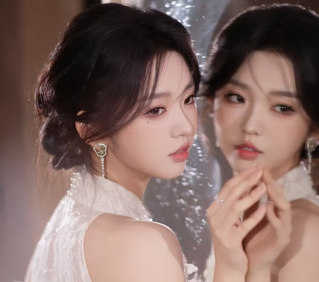 “短剧第一女神”？李柯以直播摆手澄清：我人气没多高，就是个普通演员