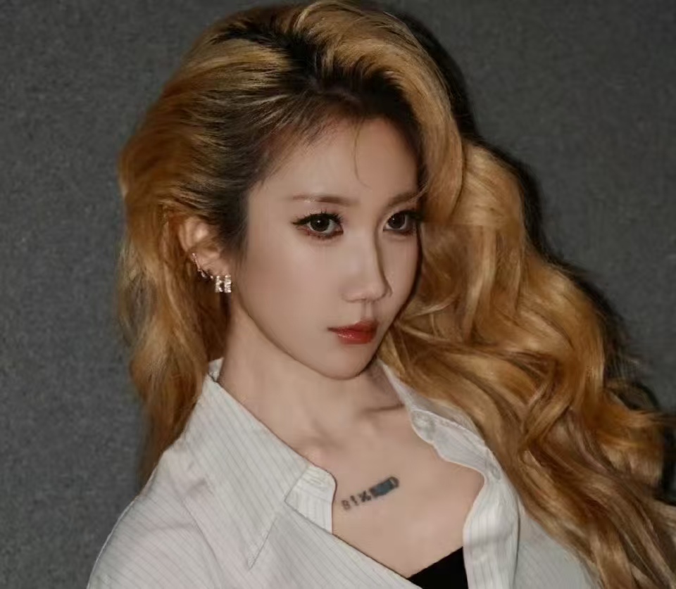 车澈乃万聚餐后亲密举动惹猜议：乃万发声明澄清，坦言目前单身