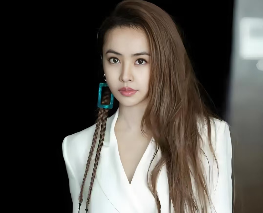 从熬夜成性到九点半睡！蔡依林自爆：“蛇缠腰” 治好了我的作息