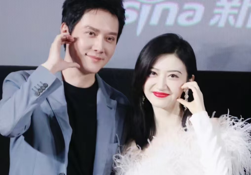 冯绍峰景甜 “闪婚” 冲上热搜？工作室双双击破：假的！