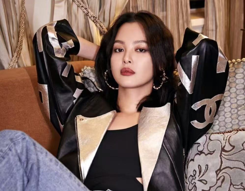 从被嘲 “白日梦” 到顶刊霸屏！辛芷蕾威尼斯拿奖又登《Vogue》