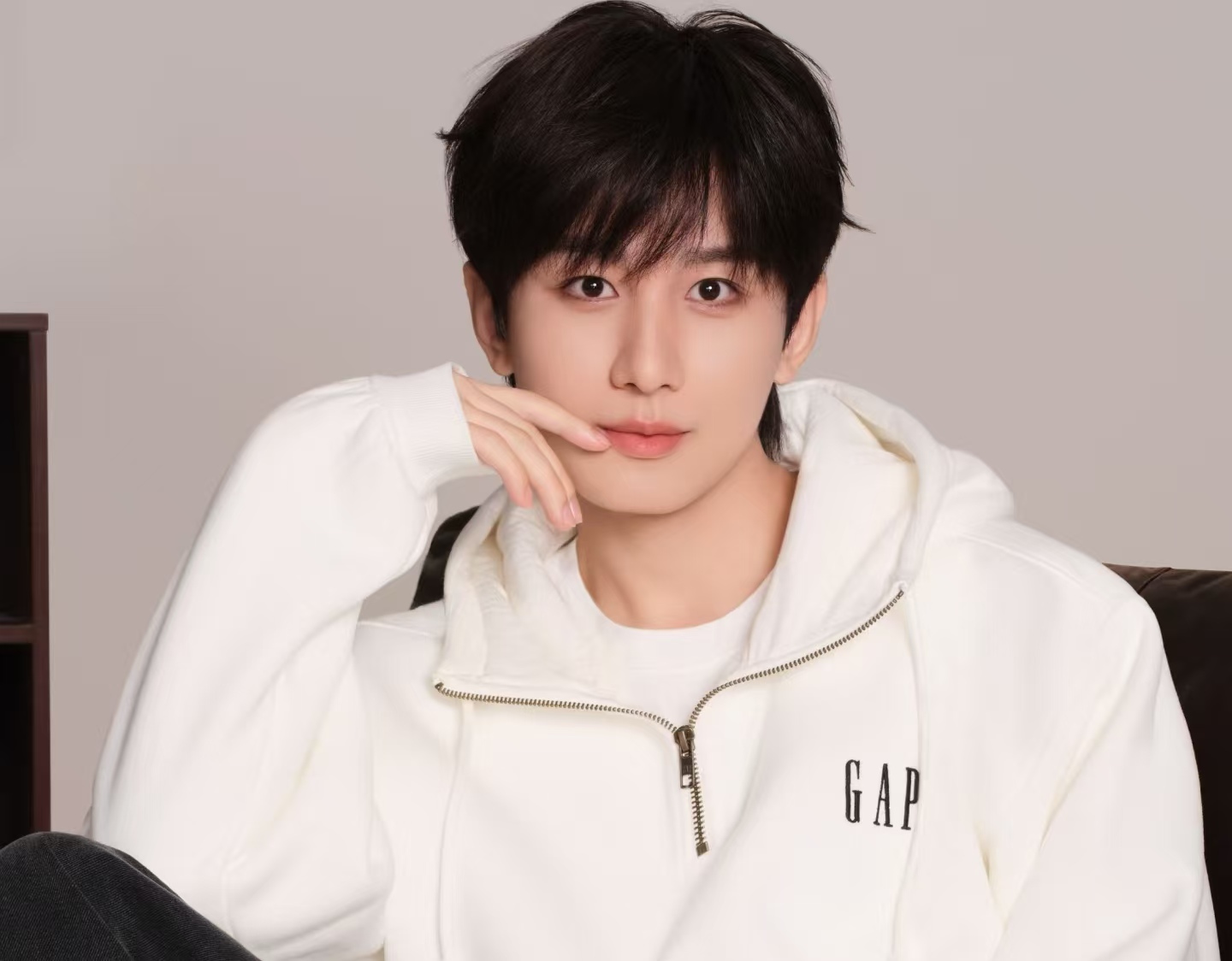 谁不说成毅好？替身爆片场：他微表情像教科书，零下赤膊拍，还鼓励新人