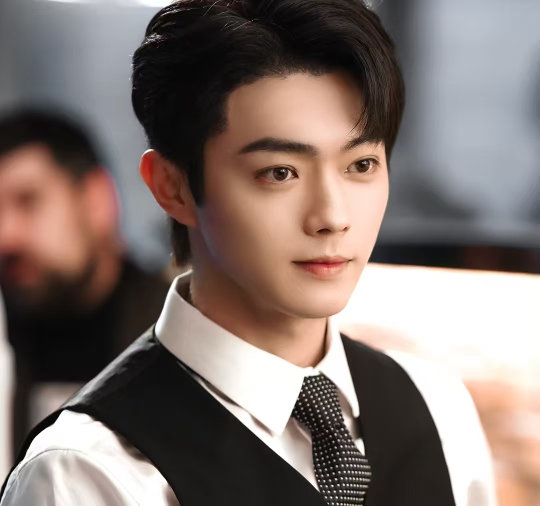 许凯被曝聚众赌博实锤？一年赌资百万，赢钱转女友还叮嘱 “这事儿犯法”