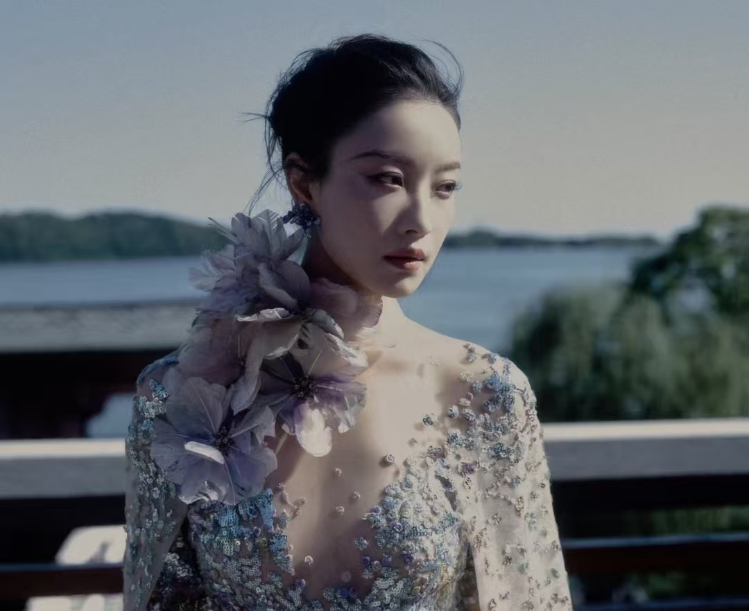 倪妮曝马龙妻子是同学！他当场嘴瓢喊 “姥姥”，全网笑疯