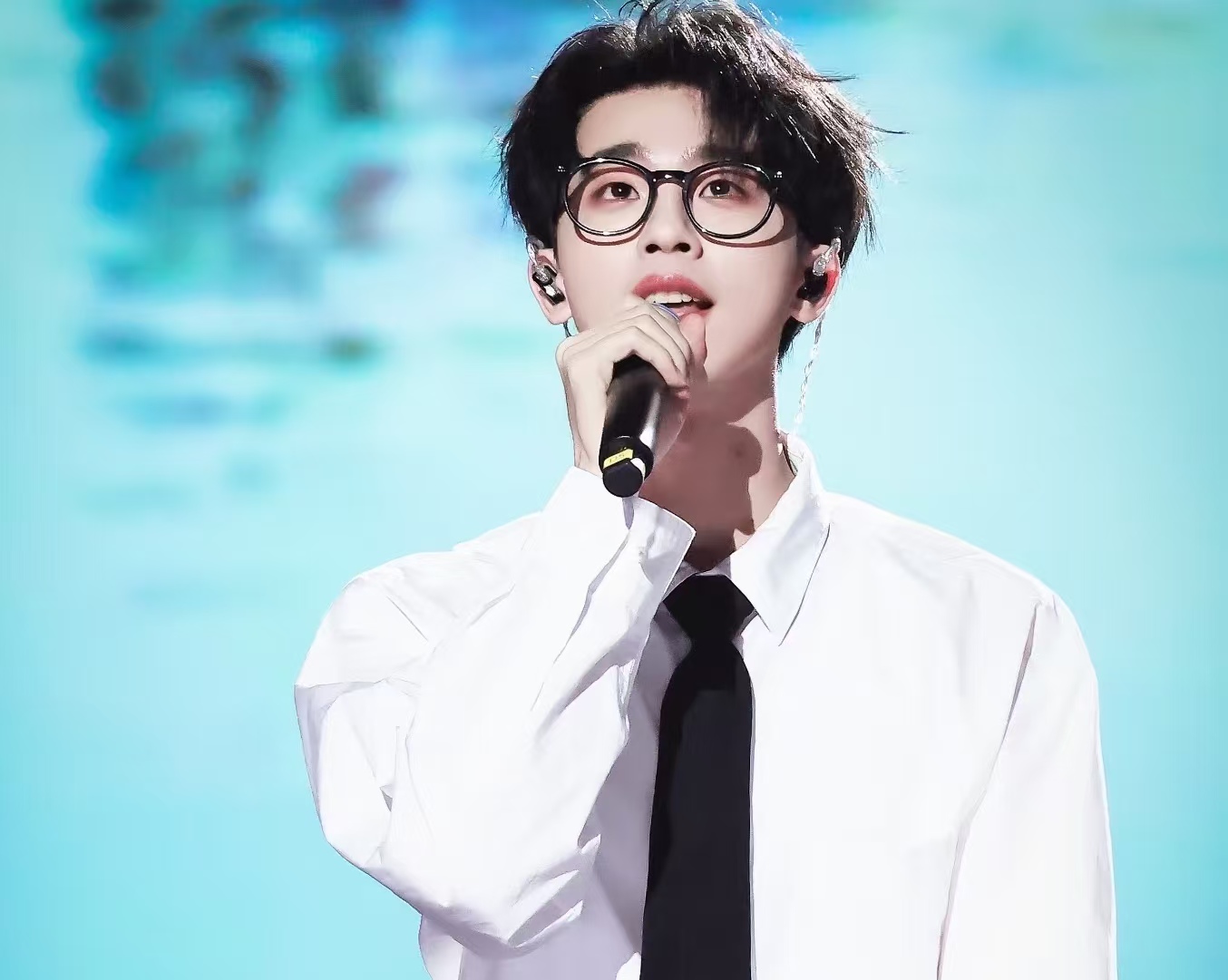 何运晨工作室落地浙江：从青涩法学生到 “多面手”，他的新故事开始了