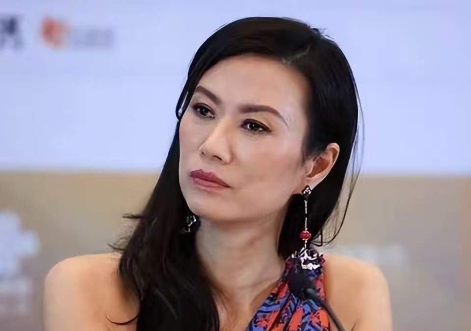 全球新首富换人！80 岁埃里森超越马斯克，妻子是沈阳出身的中国姑娘