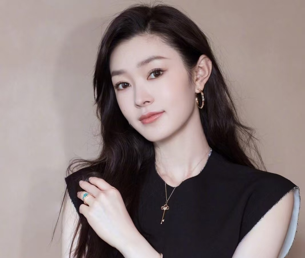 从宋轶 “换妆风波” 看：当娱乐圈妆容成 “罗生门”，我们在焦虑什么？