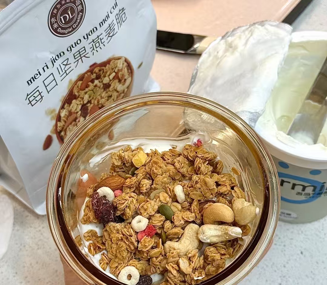 胖东来燕麦脆 “消失” 的生产日期：永辉连夜下架，“国民超市” 口碑悬了？