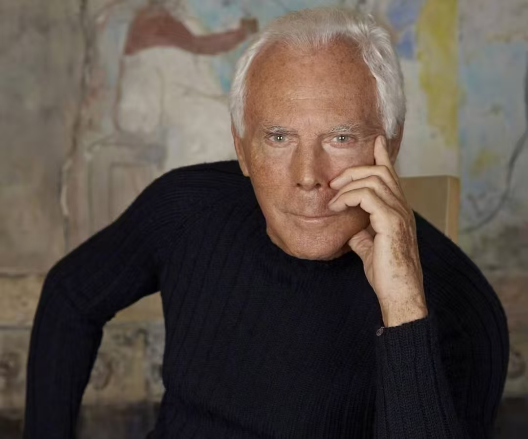 从米兰小设计师到全球传奇：阿玛尼的一生，比他设计的礼服更动人