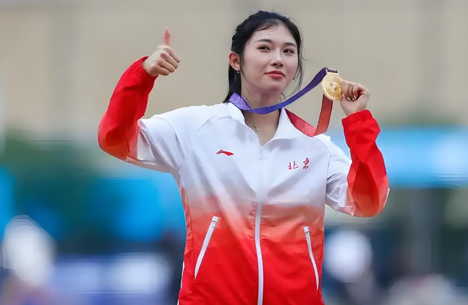 吴艳妮代言曹操出行：以 “出发” 之名，共赴新征程！