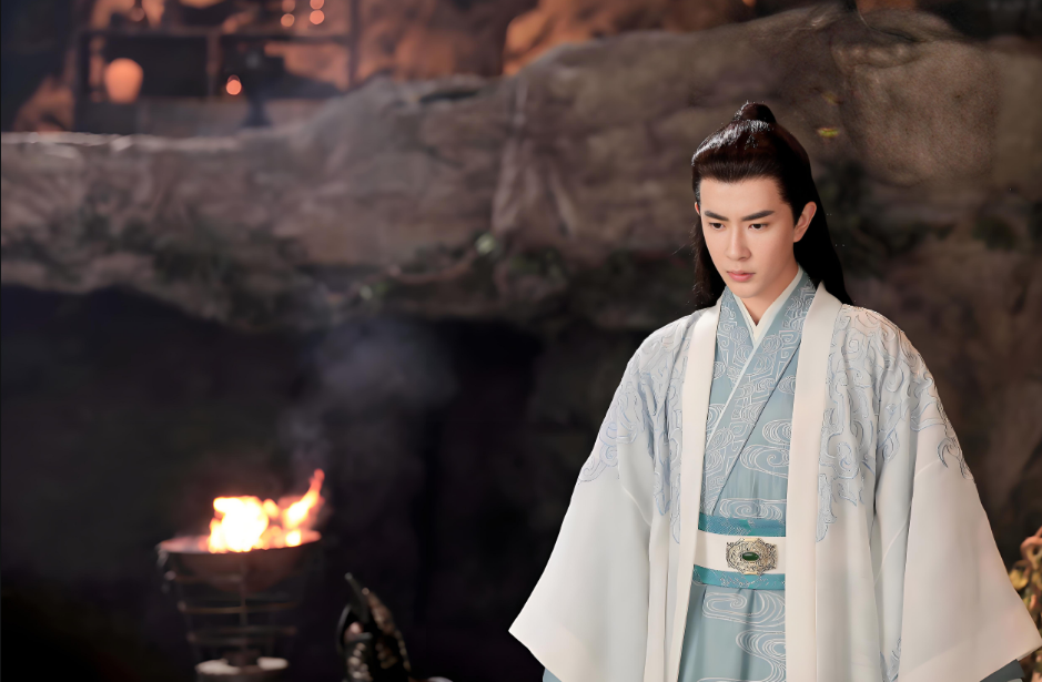 于朦胧：从选秀新星到古装男神，一场短暂却璀璨的演艺之旅！