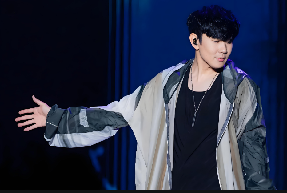 JJ20 北京站：与张信哲合唱〈过火〉，青春记忆在鸟巢沸腾！