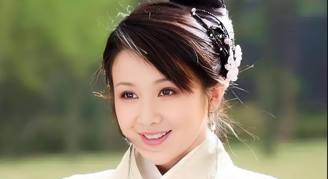 孙菲菲官宣离婚：坦然告别过去，做回真实自己!