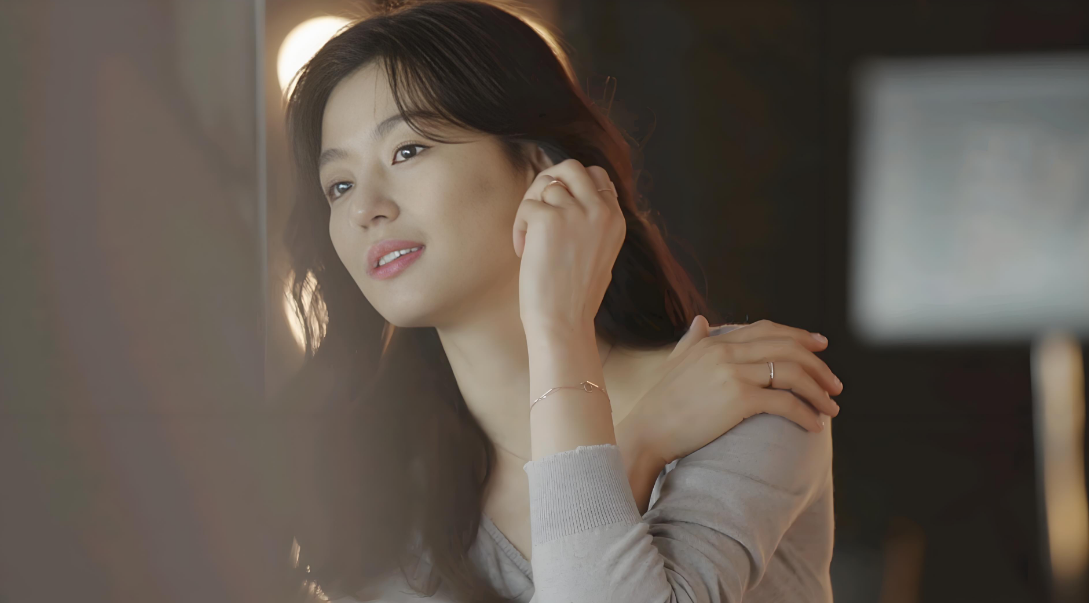 全智贤 “塌房” 早有迹可循？新剧引众怒，顶奢代言连夜撤，女神滤镜碎一地!