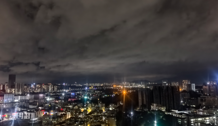 广东迎战 “桦加沙”：从政府到市民的硬核守护战​