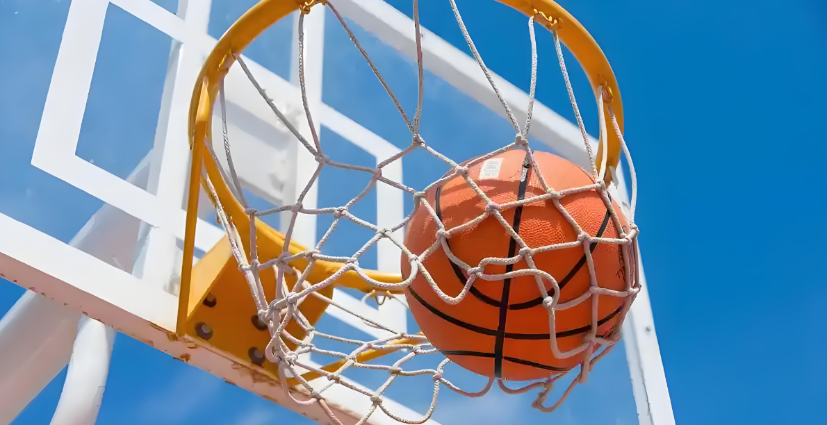 15 岁 “黑珍珠” 李安妮：中国女篮的未来之星，靠拼劲闯出新天地