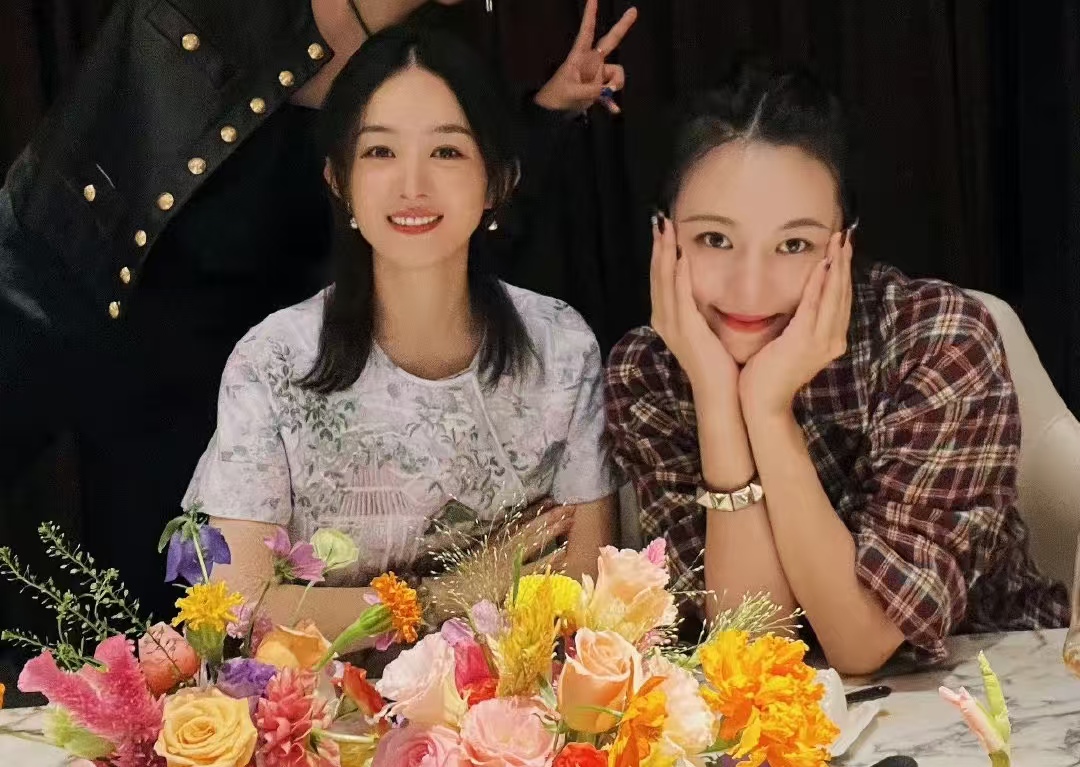14 年零缺席！周放年年给赵丽颖庆生，娱乐圈这对 “还珠姐妹” 友情太戳心
