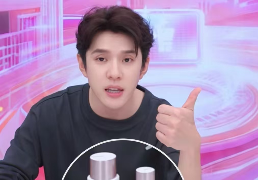 “李佳琦一夜亏 20 亿”？他笑着晒数据：假的！每年都来这一套