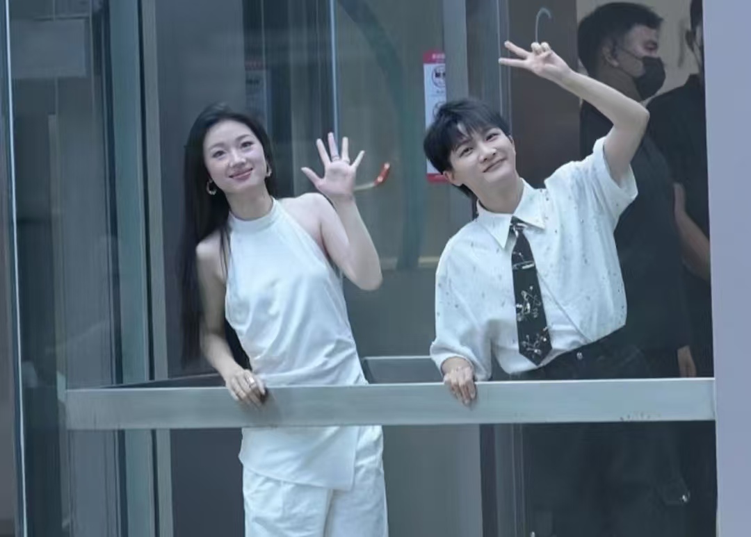 周深单依纯《千灯之约》吵上热搜？升 key 不是 “刁难”，真相其实很简单