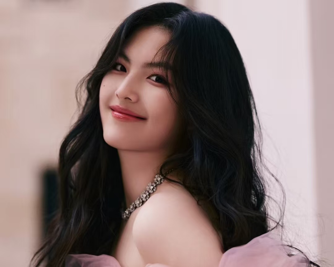 王诗龄凭什么拿国际绘画金奖？《蝾螈》逼真到放大像截图，12 岁就上卢浮宫