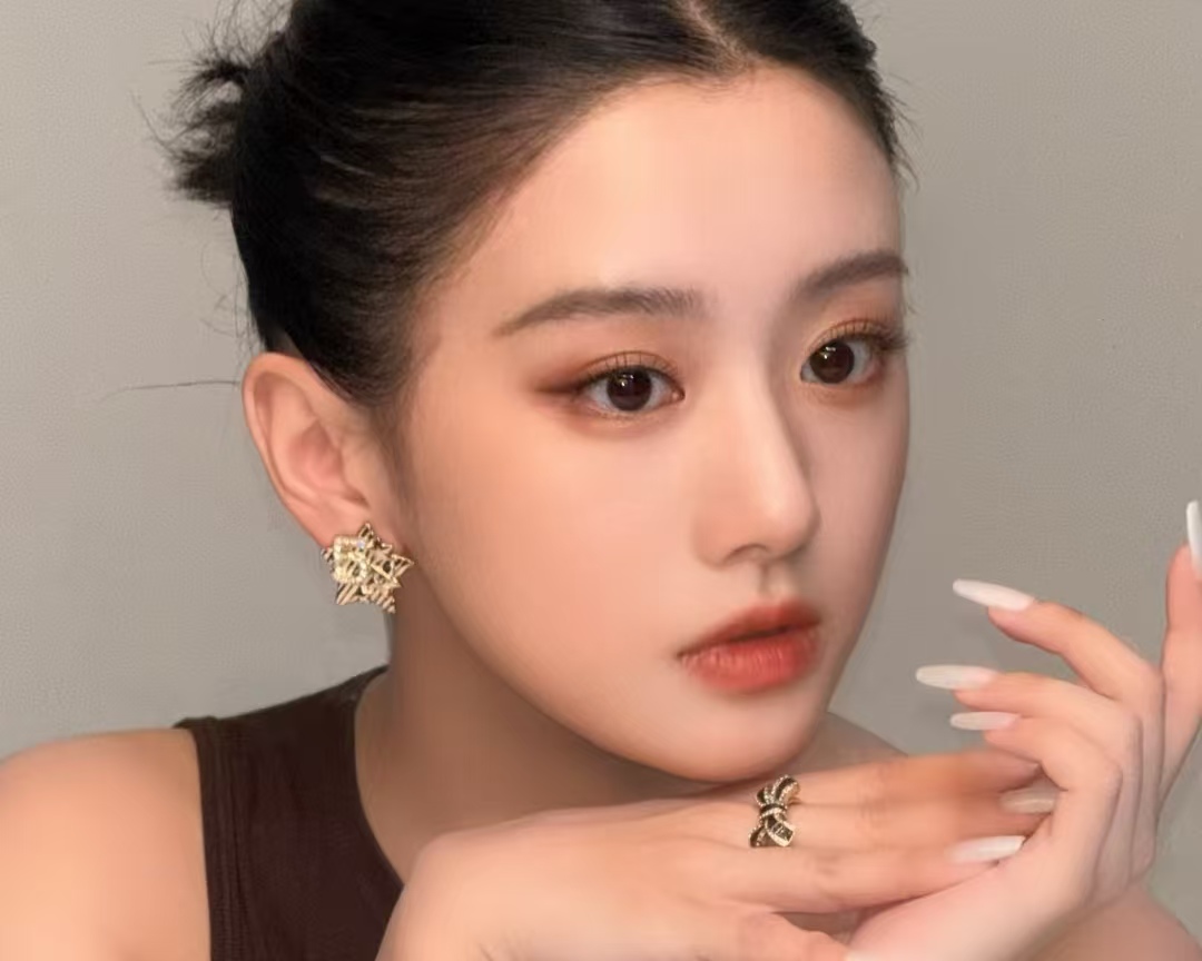 细思极恐！包上恩被司机卖私物，长期剧组司机无背景审查，娱乐圈管理漏洞何时补？