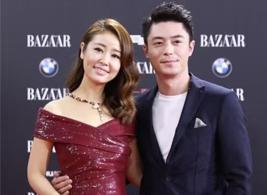 霍建华消费观反差萌：碎屏手机用 5 年，女儿要啥秒买单！