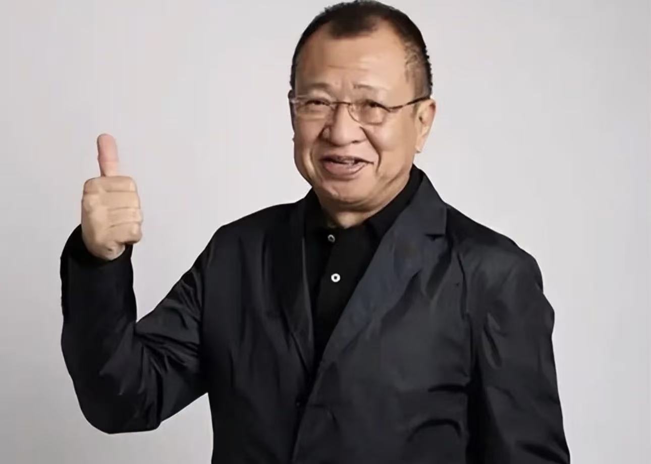 76 岁许绍雄住院危急！佘诗曼连夜返港探病，港圈半壁江山往医院跑，家属暂未回应