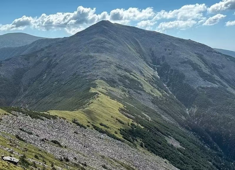 46 人曾殒命的路线！鳌太线搜救 18 岁少年：雪地里的背包，装着他的生活痕迹