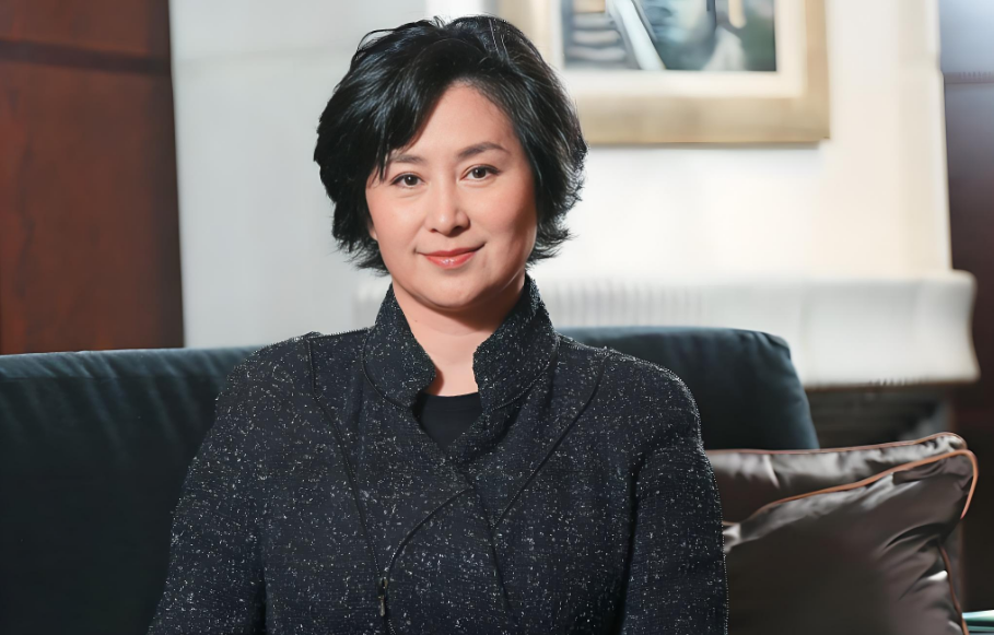 何超琼：中国女性有最安稳的发展环境，女性力量在时代里发光