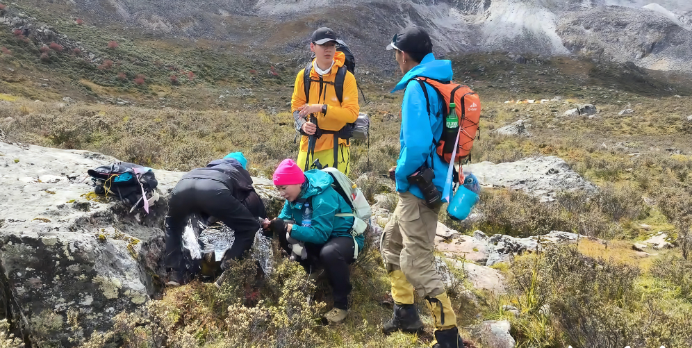 海拔 4700 米的生死救援：盐城 16 岁少年救下高反女子!