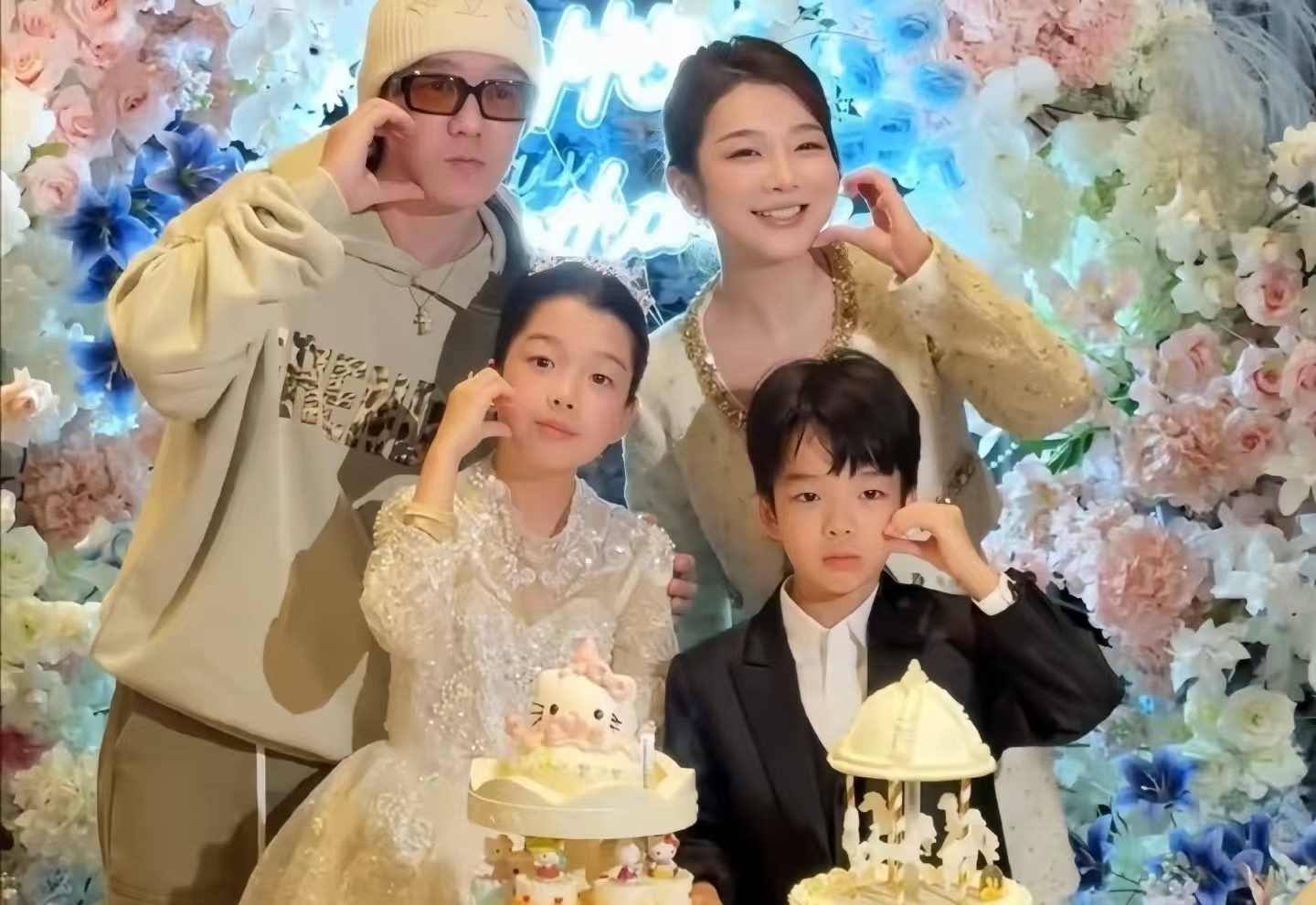 10 岁生日才知父母离婚！王唯伊哭着抱妈妈，王栎鑫的陪伴藏不住爱意