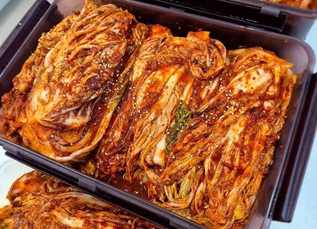 泡菜季来了！韩国人刚因白菜降价松口气，转头就愁大蒜小葱 “太贵买不起”