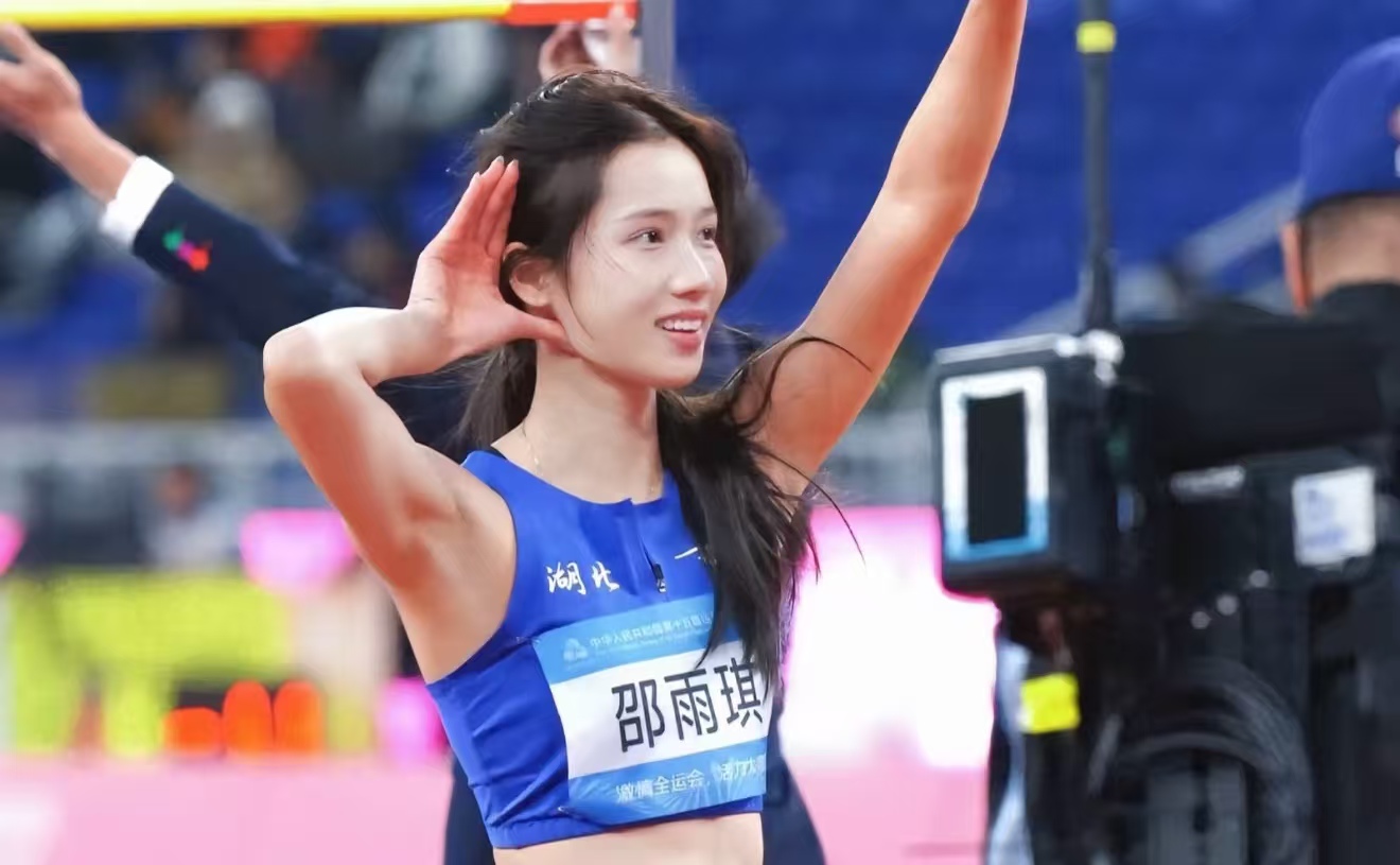 1 米 90 封神！清华美女学霸跳高包揽三大冠军，这才是真・人生赢家