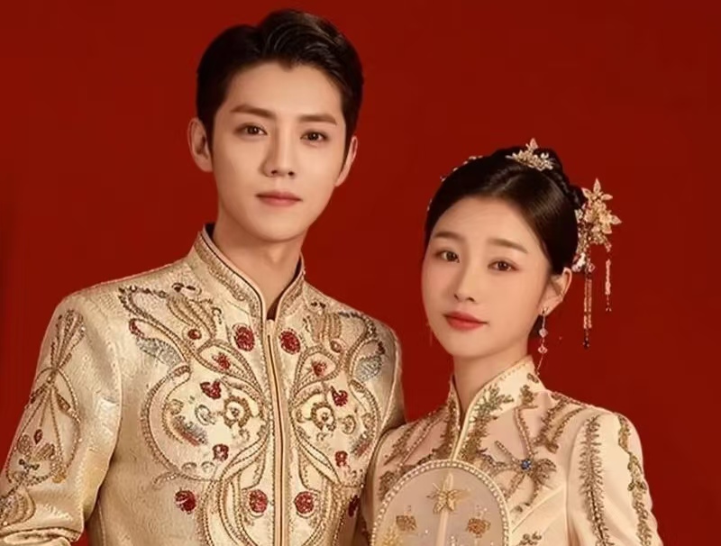 网红鹿哈领证！八年爱情逆袭甜上热搜，名字乌龙引争议，婚礼放话 “不山寨”