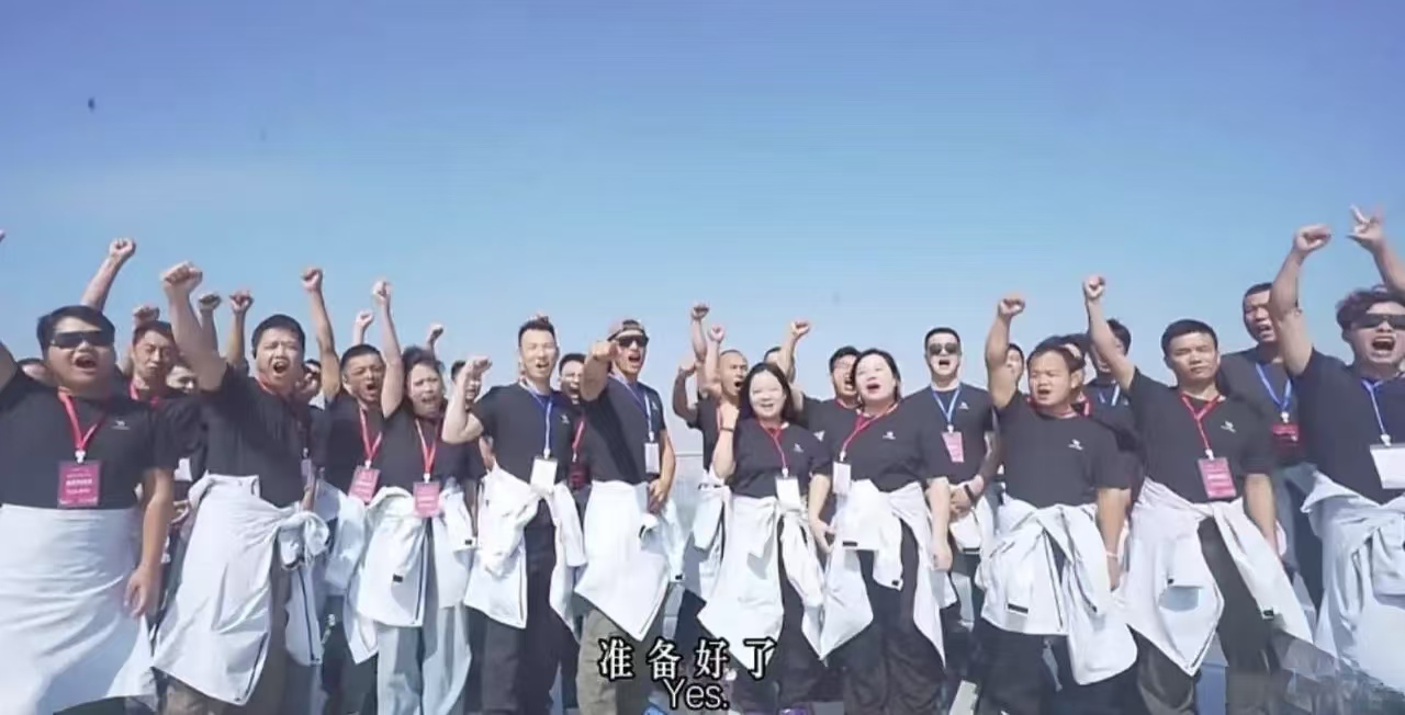 张家界百人求生只剩 16 人！唯一女选手硬扛，退赛者吃泡面喊：决赛的更香