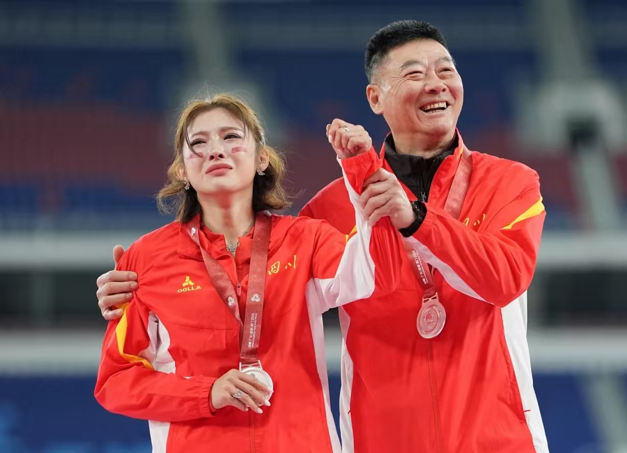 全运会女子 100 米栏名场面：吴艳妮带伤拼到极限，0.04 秒惜败仍热血