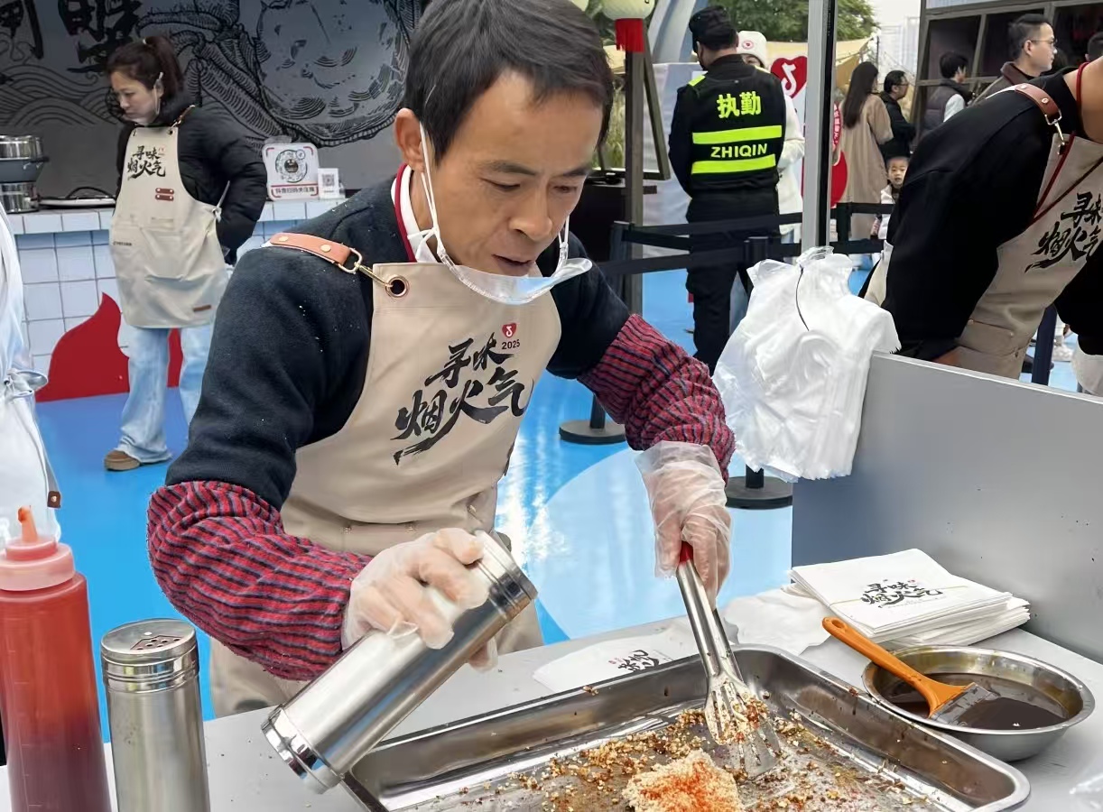 从全网打卡到门庭渐凉，鸡排哥的流量狂欢为何戛然而止？