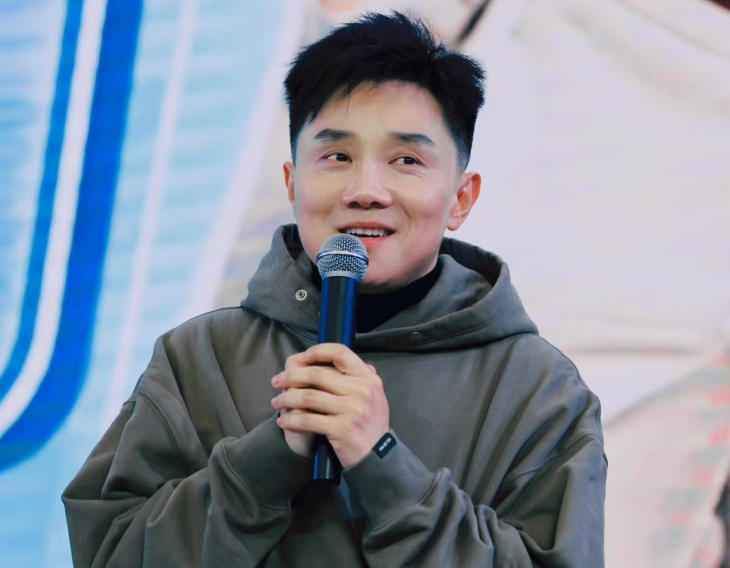 吴磊连辞 《恋与》 李泽言、《光夜》 查理苏！曝身体扛不住，玩家吵翻：终于换了？