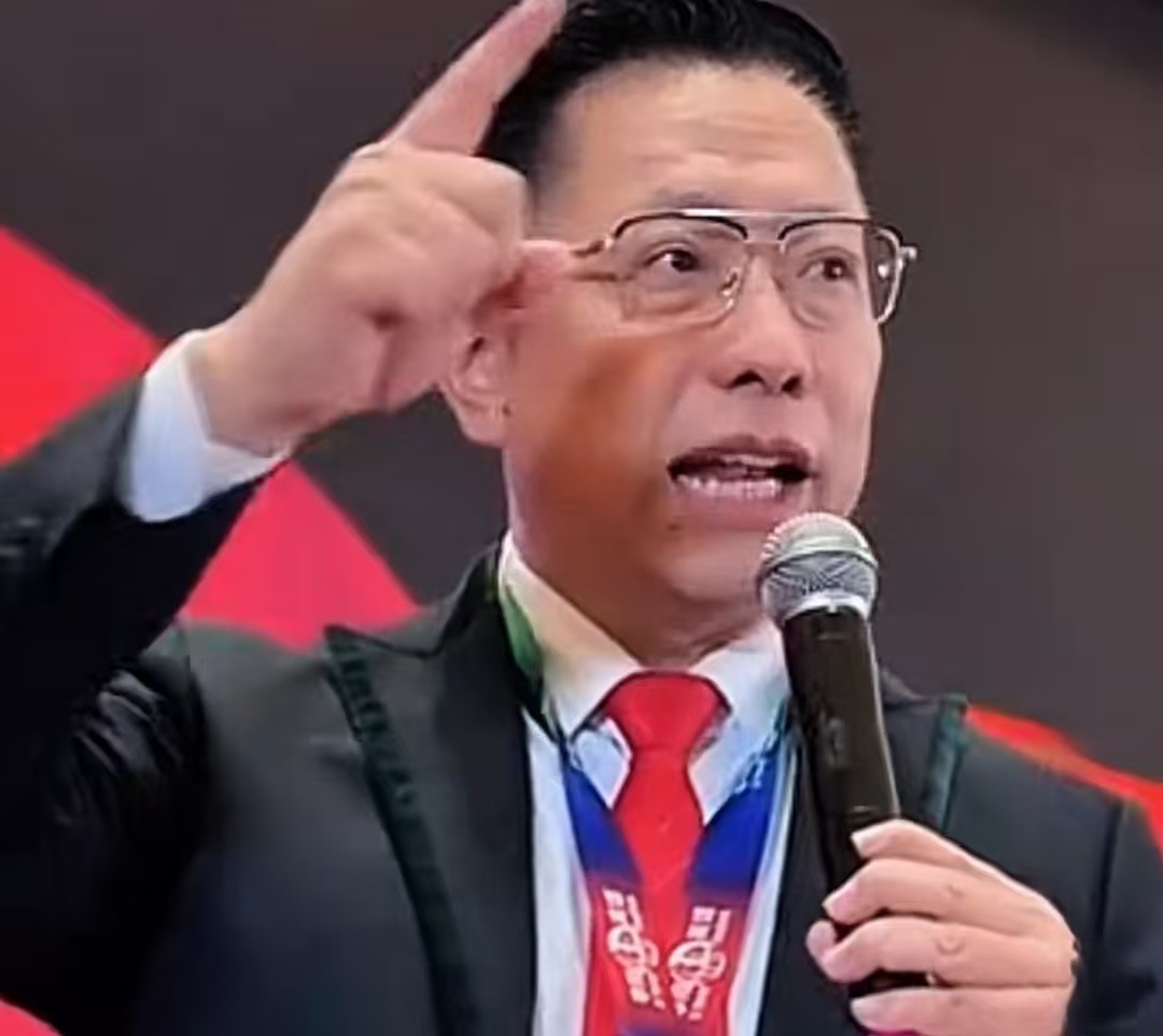 李阳怒批董宇辉英语 “句句错”？网友吵翻：沟通重要还是零错误重要？