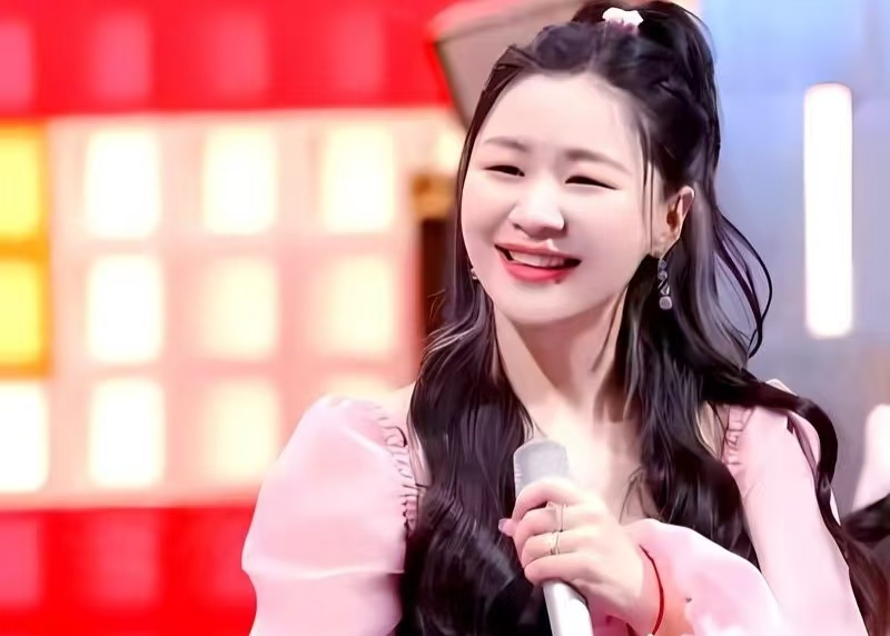 金靖笑怼背刺争议：哪来的删内容，只是半年可见而已！