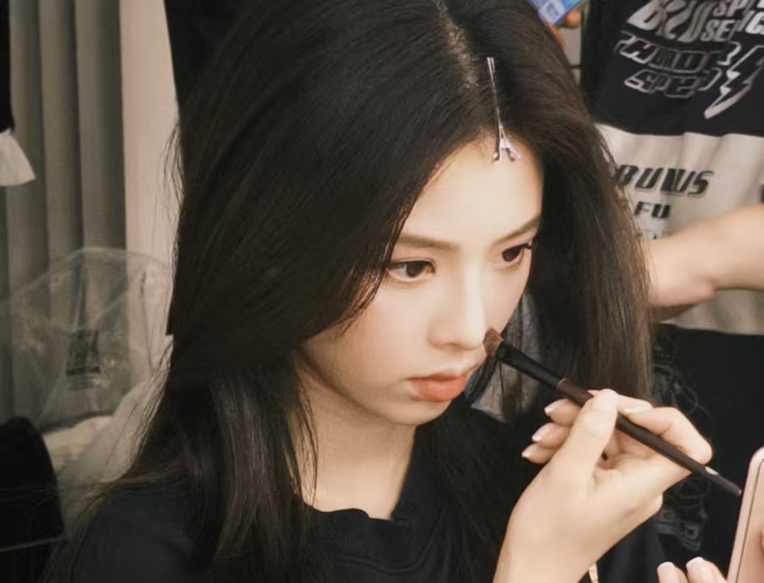 音综惊现 “杨超越分越”？蔡子伊撞脸名场面爆火，网友：起猛了以为是本人！