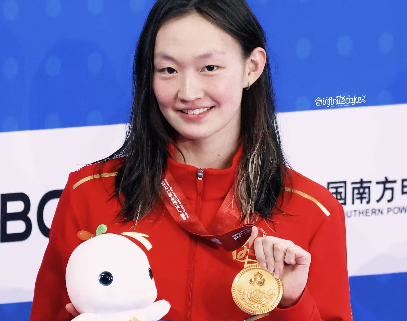 “长距离女王” 名不虚传！李冰洁全运三连冠，续写中国泳坛辉煌