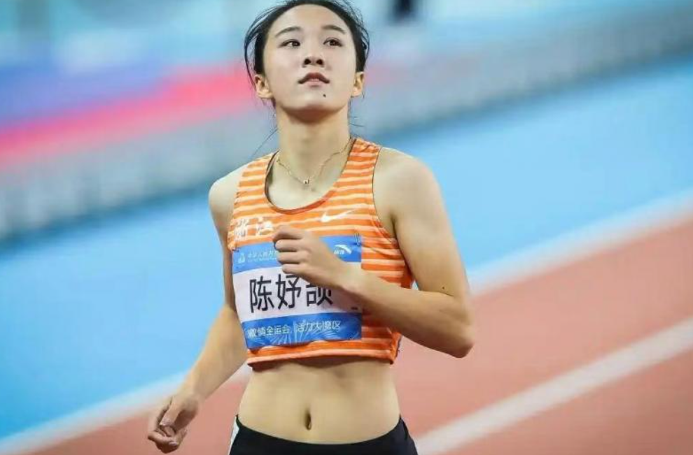 16岁“小飞侠”横空出世！陈妤颉11秒10跑出中国女子短跑新速度