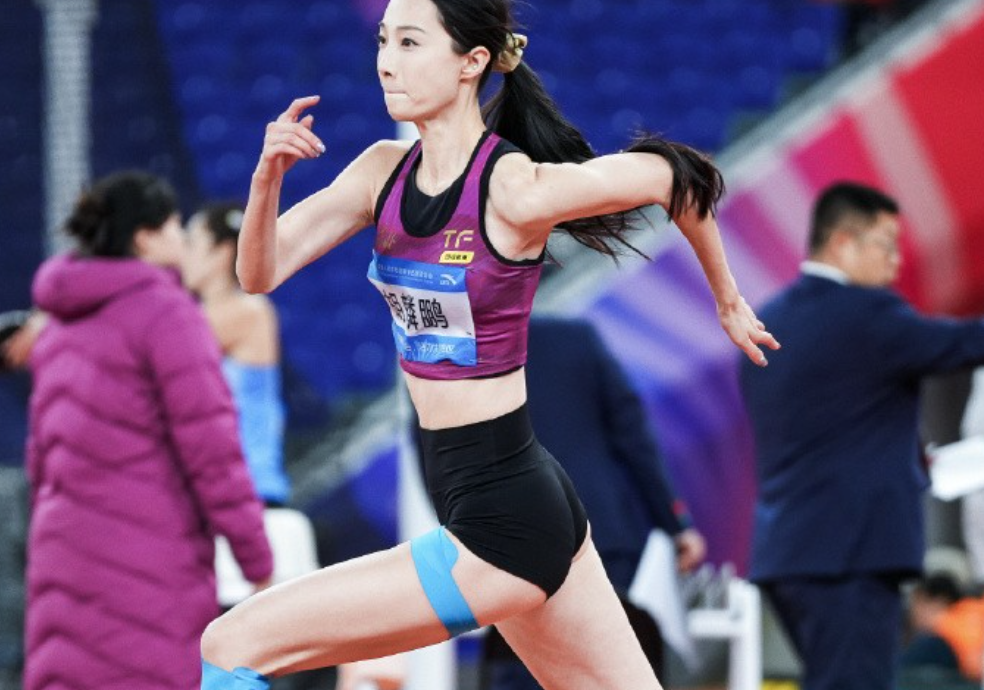 铜牌里的硬骨头——胡麟鹏：带着膝盖的伤，奔着更远的路