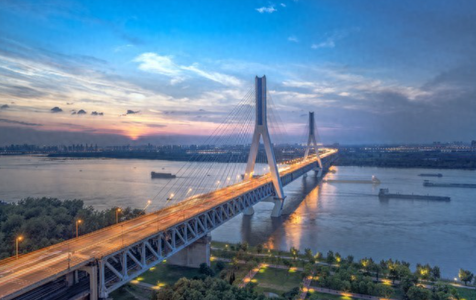 江横新虹贯古今——南京新长江大桥的日与夜