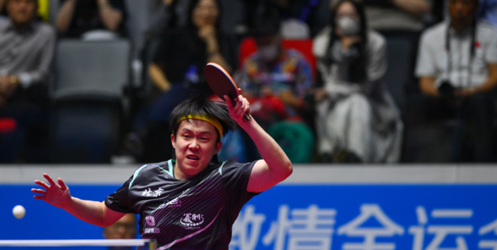 濠江赛场星光足！樊振东孙颖莎王楚钦全运首秀赢麻了，十五运乒乓赛看得人热血沸腾