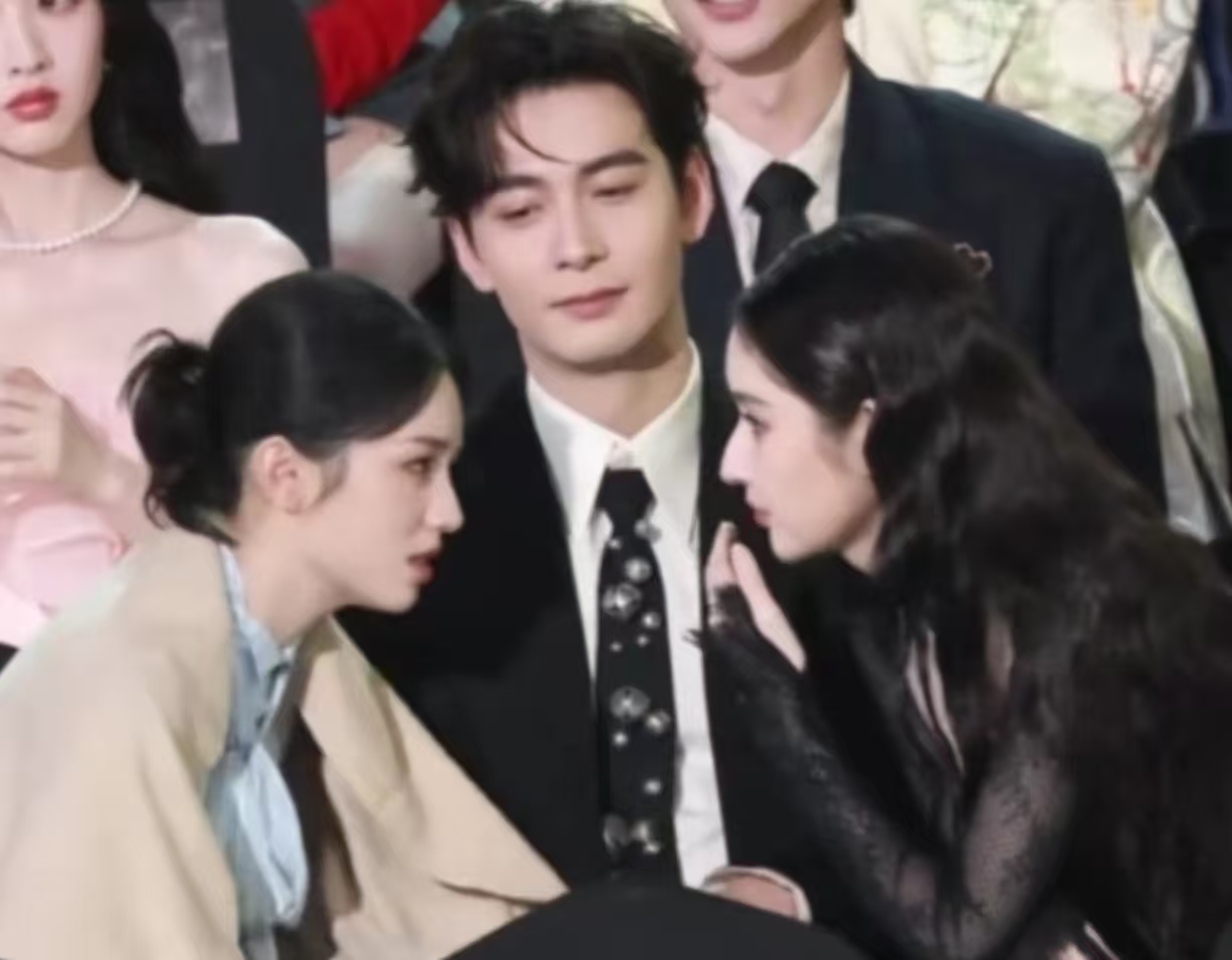 全球网友的快乐源泉！陈星旭被周也王玉雯夹成 “夹心饼干”，社死现场太真实