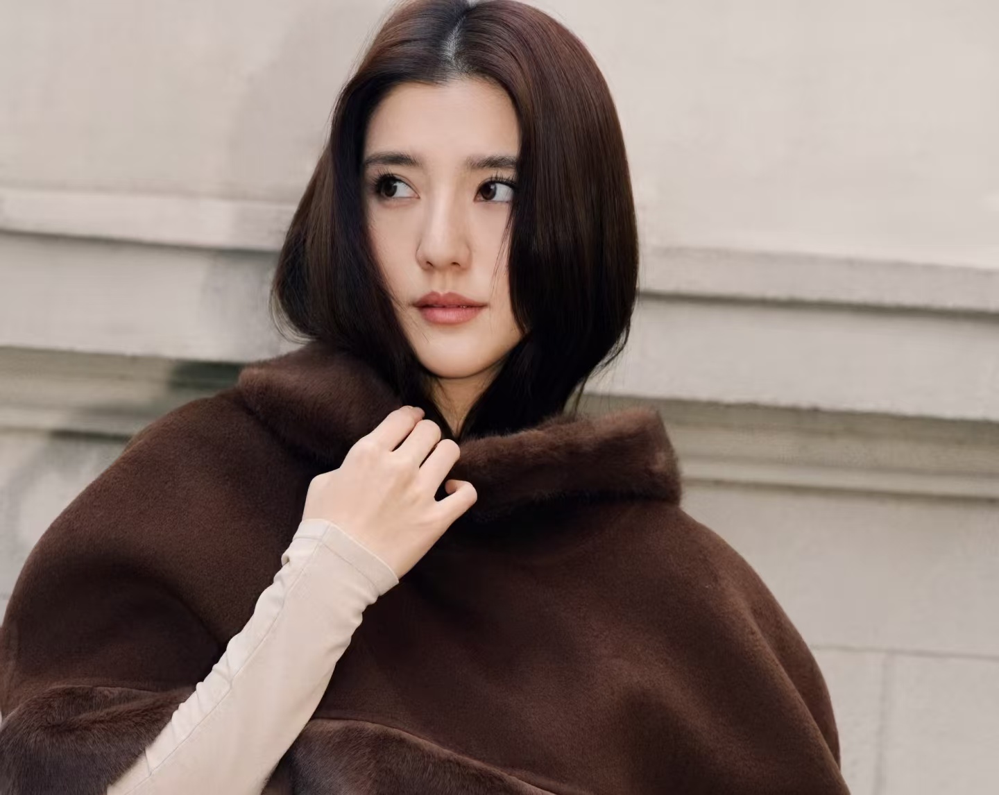 非大促杀疯了！吴千语小红书 11 小时狂卖 1.5 亿，凭什么？